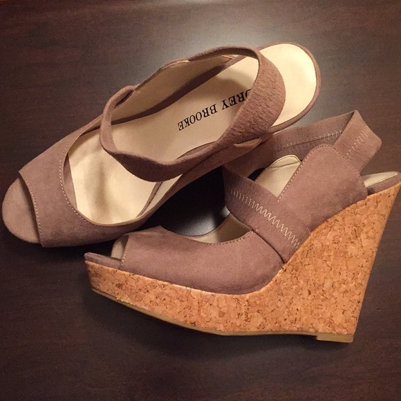 Audrey Brooke Shoes - Audrey Brooke peep toe wedges!